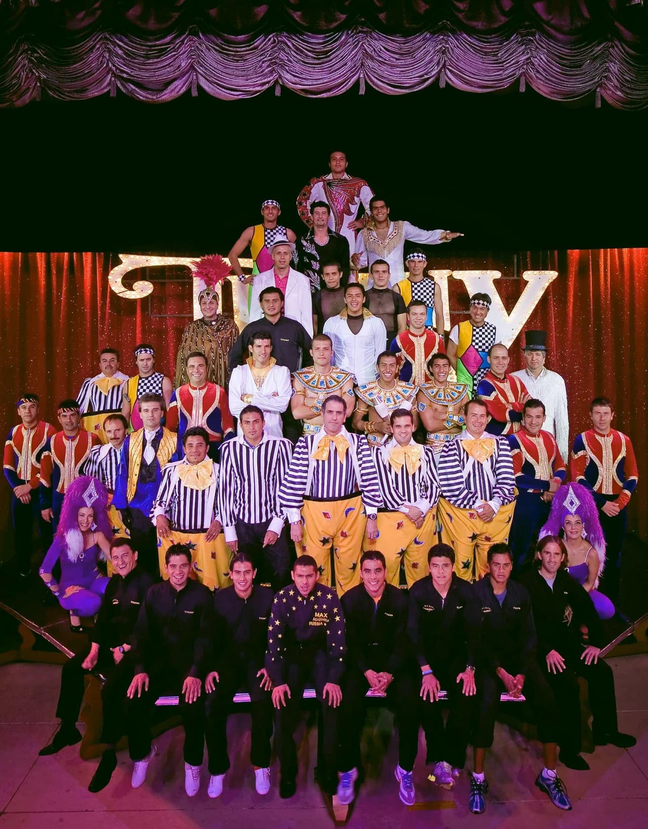 Una de las imágenes más recordadas fue la del Apertura 2006 cuando el equipo se caracterizó como personajes de un circo.