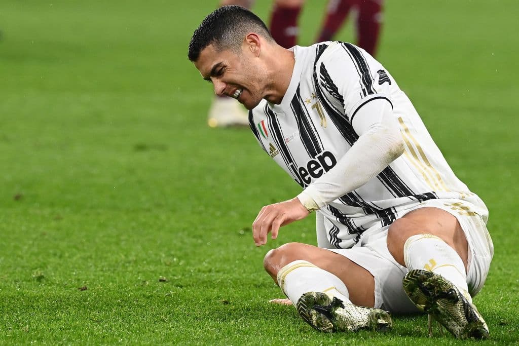 N’Koulou (9’) abrió el marcador para Torino. En la recta final del juego, McKennie (77’) y Bonucci (89’) hicieron los goles para sacar el resultado. El próximo compromiso para Cristiano Ronaldo y compañía será ante el Barcelona de Lionel Messi en la J6 de la Champions League.