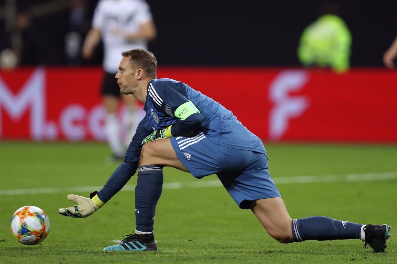 Alemania vencía 1-0 tras un gran primer tiempo pero Holanda mejoró con los cambios de Koeman y remontó en la segunda parte. Frenkie de Jong, Donyell Malen, Georginio Wijnaldum y un autogol de Jonathan Tah permitieron la remontada frente a los germanos que se adelantaron con gol de Gnabry y recortaron distancias gracias al penal bien ejecutado por Toni Kroos.