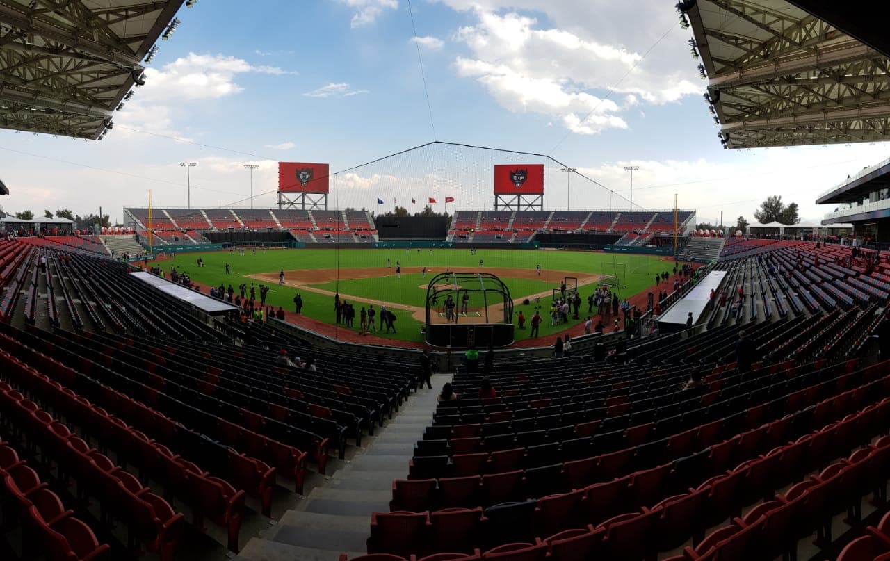 Diablos rojos del México! - Picture of Estadio Fray Nano, Mexico