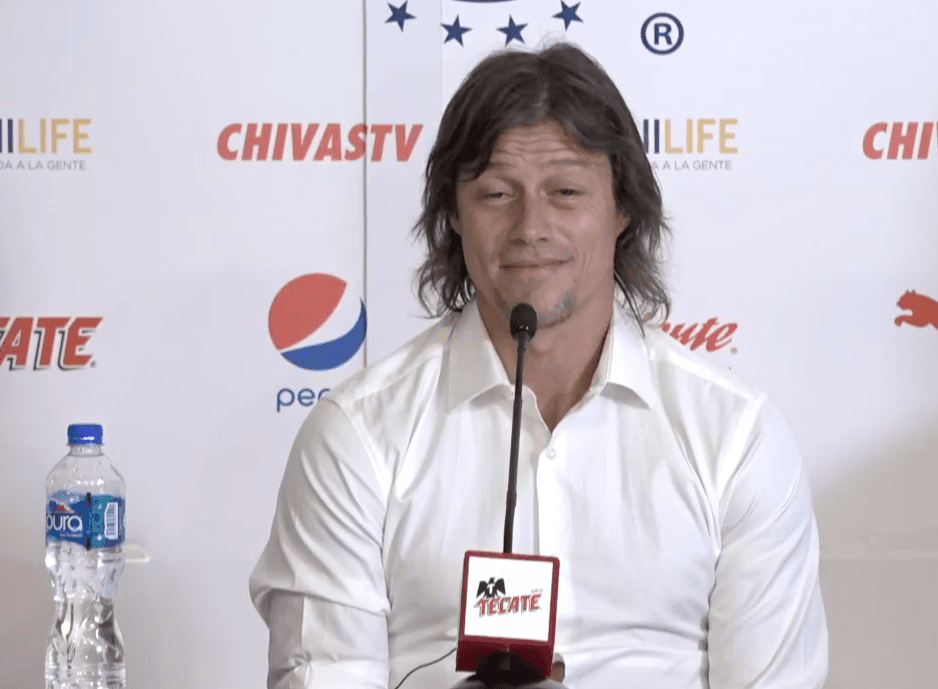 "Prometimos que íbamos a despertar al gigante y lo dejamos corriendo, esperemos que siga así", se va dolido tras darle varios títulos al equipo rojiblanco, "lo llevo en el corazón, soy hincha".