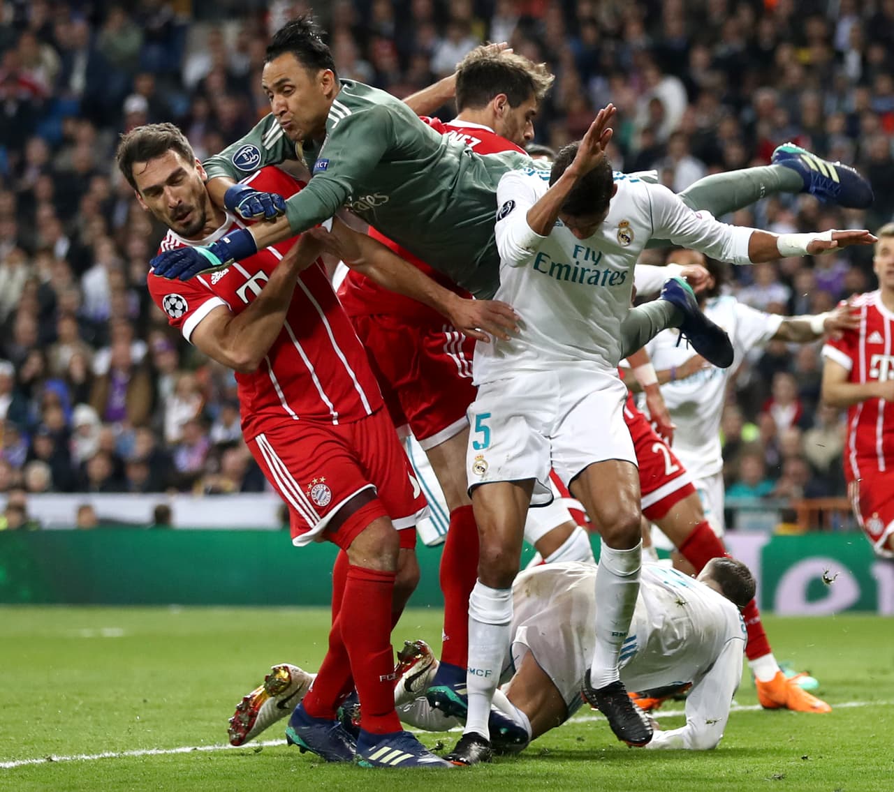 Keylor se sobrepuso al imponente ataque de Bayern Munich con sus atajadas y reflejos que fueron ventaja, historia diferente a la del arquero del rival de turno.