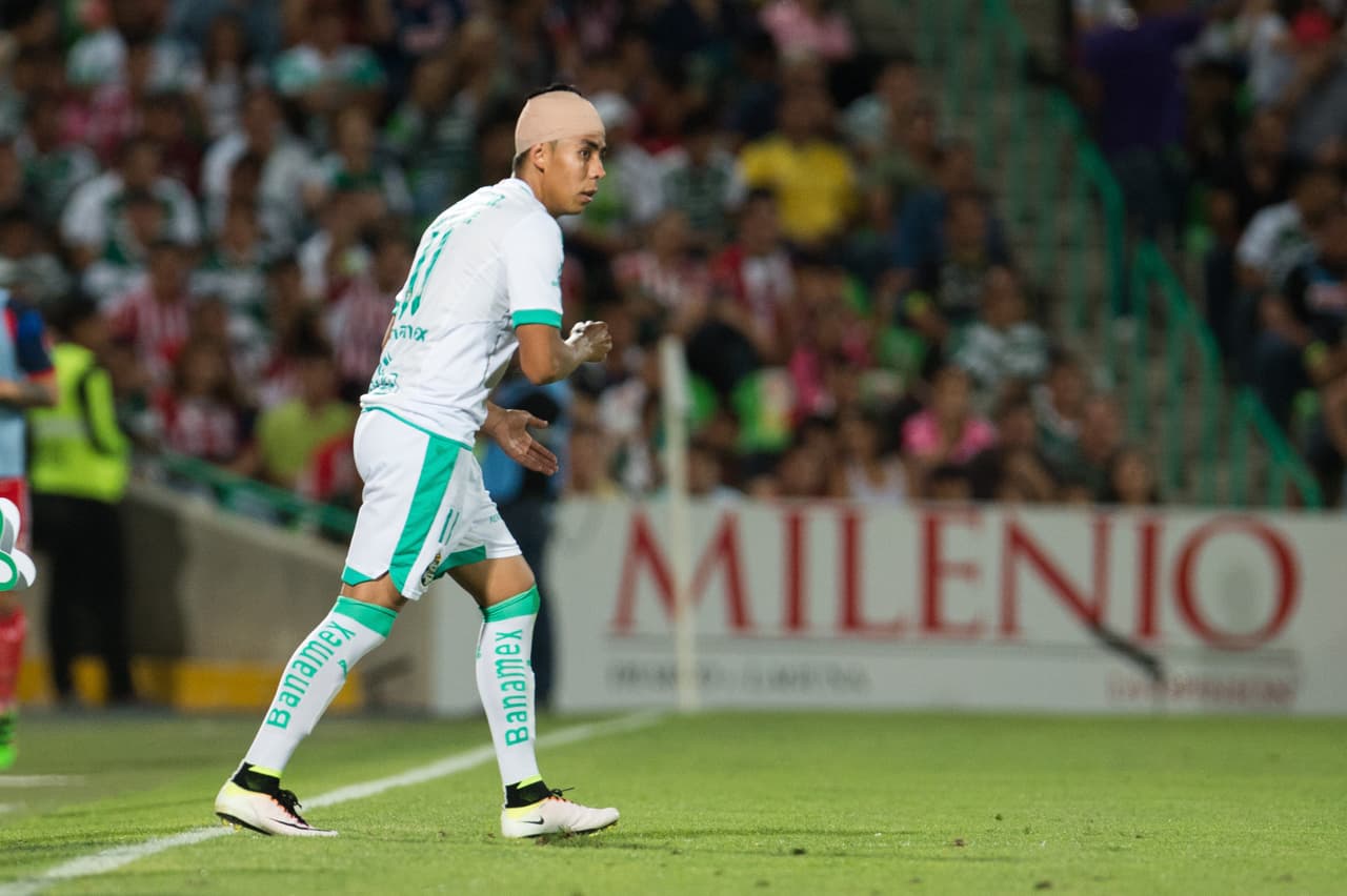 También ha llegado para este torneo Néstor Calderón, el ‘Avión’ viene de buenos años en Santos, sin embargo, es considerado un jugador que por la banda puede tener un alto nivel en Chivas.