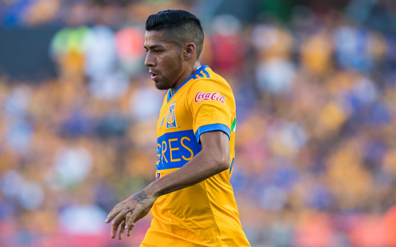Javier Aquino, volante de Tigres: 4 millones de euros (aproximadamente 4,656,000 dólares).
