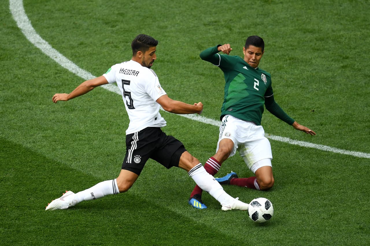 Hugo Ayala (9): Pese a tener en lo general una actuación solvente, tuvo pecatas minutas en cobertura y en actitud, en ocasiones no cerrando las marcaciones. Buen trabajo al final.