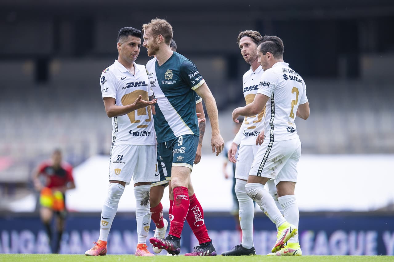Pumas rompe su mala racha tras vencer 2-0 a Puebla en Ciudad Universitaria durante la Jornada 6 del Apertura 2021. La primera anotación fue por parte de Washington Corozco al 74' y, con penalti, Juan Ignacio Dinneno convirtió al 81.