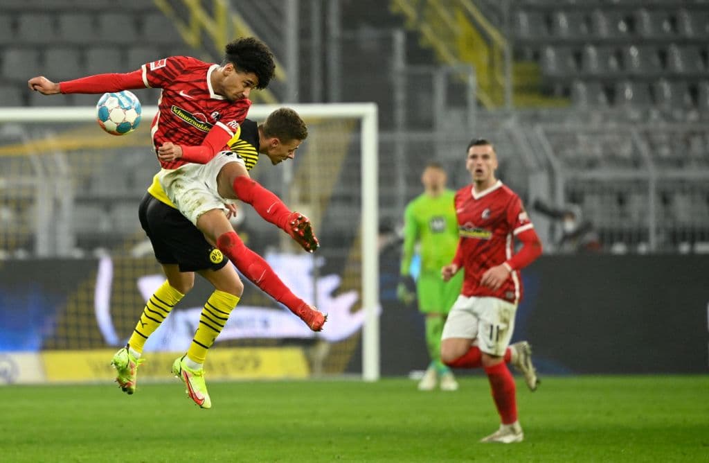 Borussia Dormund golea 5-1 al Freiburg con un doblete de Thomas Meunir, otro doblete de Erling Braut Halaand y un gol de Mahmoud Dahoud.