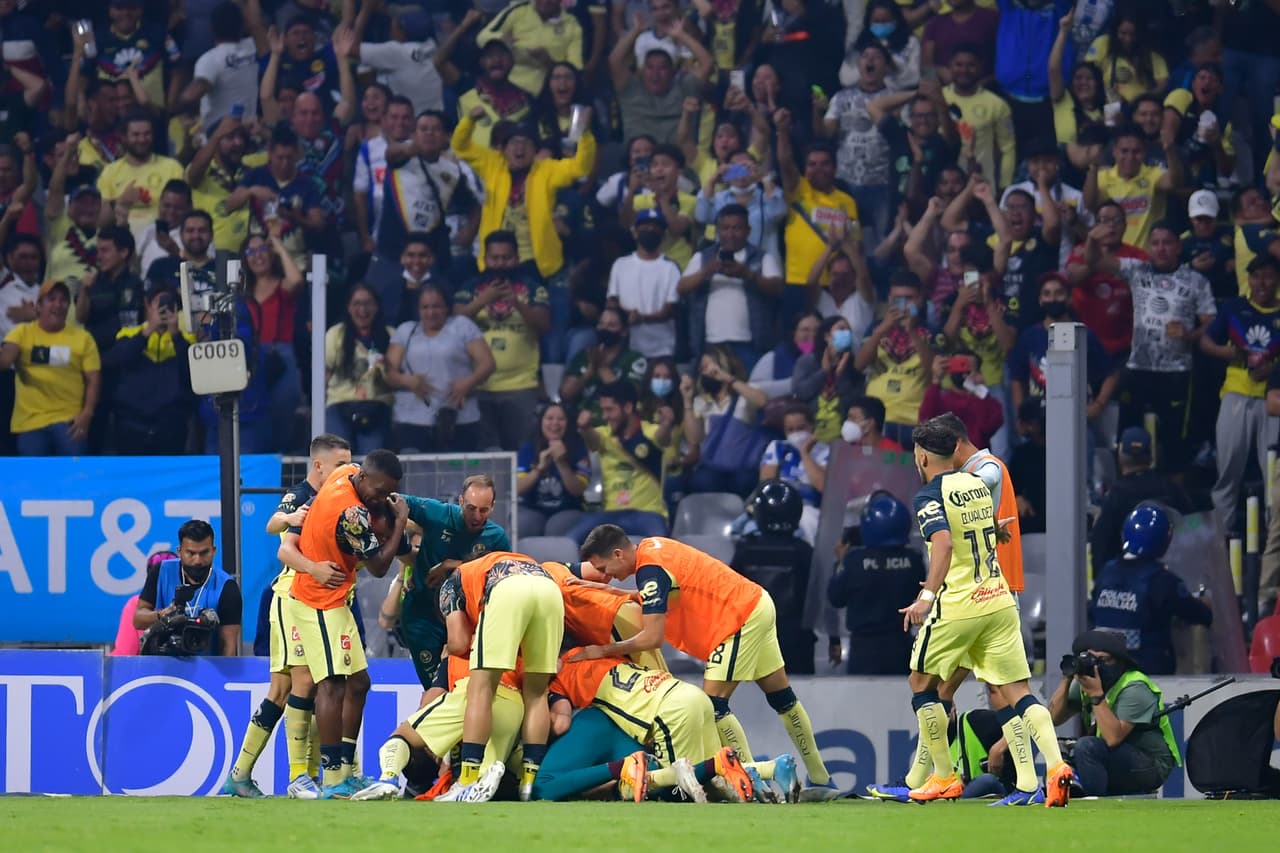 Hasta que al 54', Diego Valdés abrió el marcador para hacer explotar al Azteca. Sin embargo, su tanto terminó en el empate que por el momento deja fuera al América de la Final.