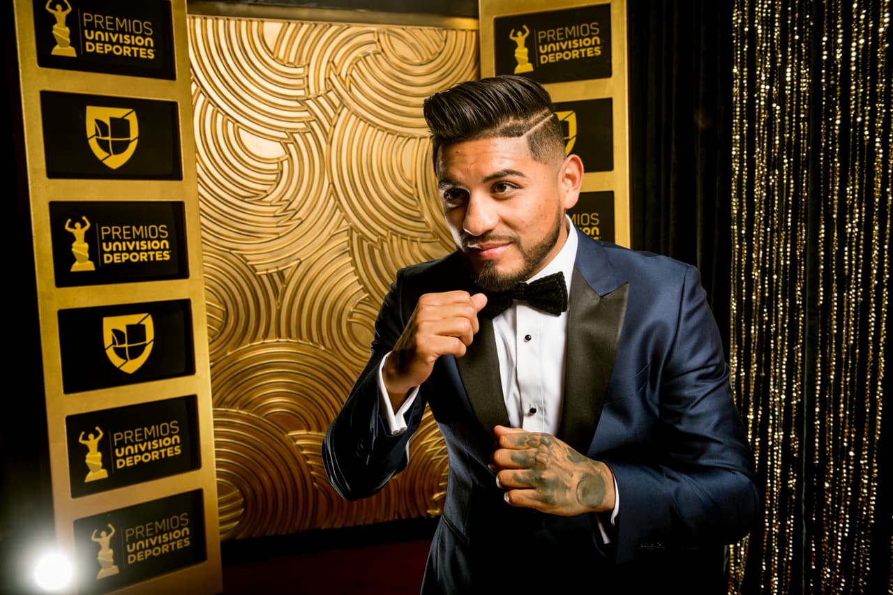 Abner Mares, el boxeador mexicano estuvo también en la alfombra roja.