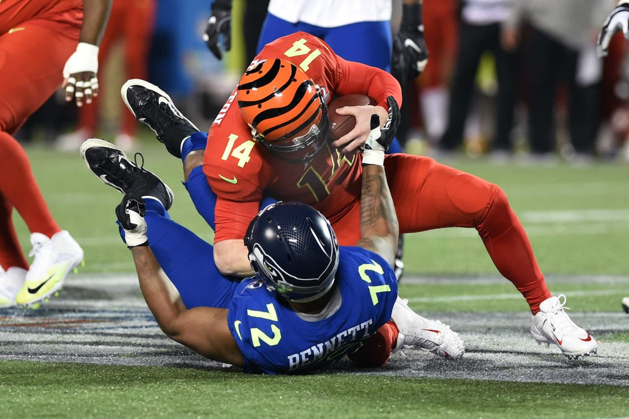 Draft 2011 – Andy Dalton se quedó a nada de SeattleEl gerente general John Schneider reconoció que estaba listo para tomar a Dalton en el turno #25, pero se decidió por el liniero ofensivo James Carpenter. Si eso hubiera pasado, es casi seguro que no hubieran buscado a Wilson en el siguiente draft.