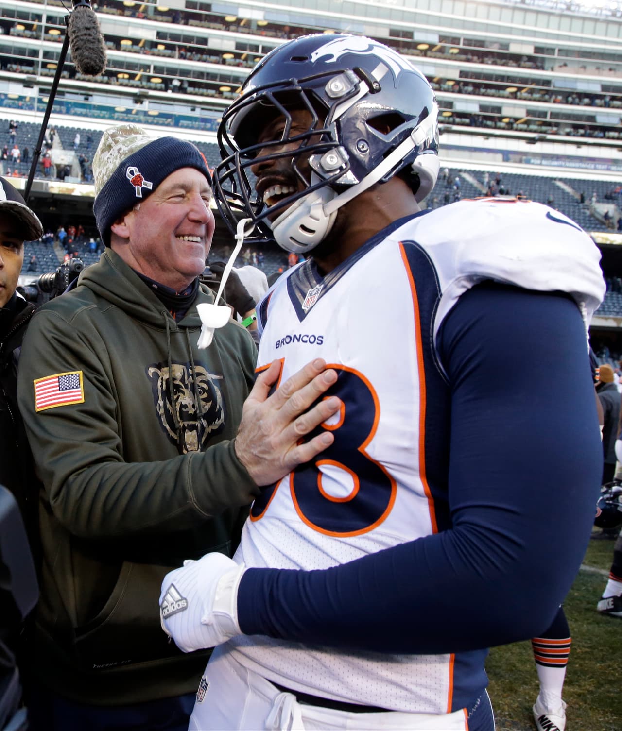 Brock Osweiler debutó como titular con una agónica victoria de los Broncos por 17-15 sobre los Bears y estas son las mejores imágenes del encuentro.