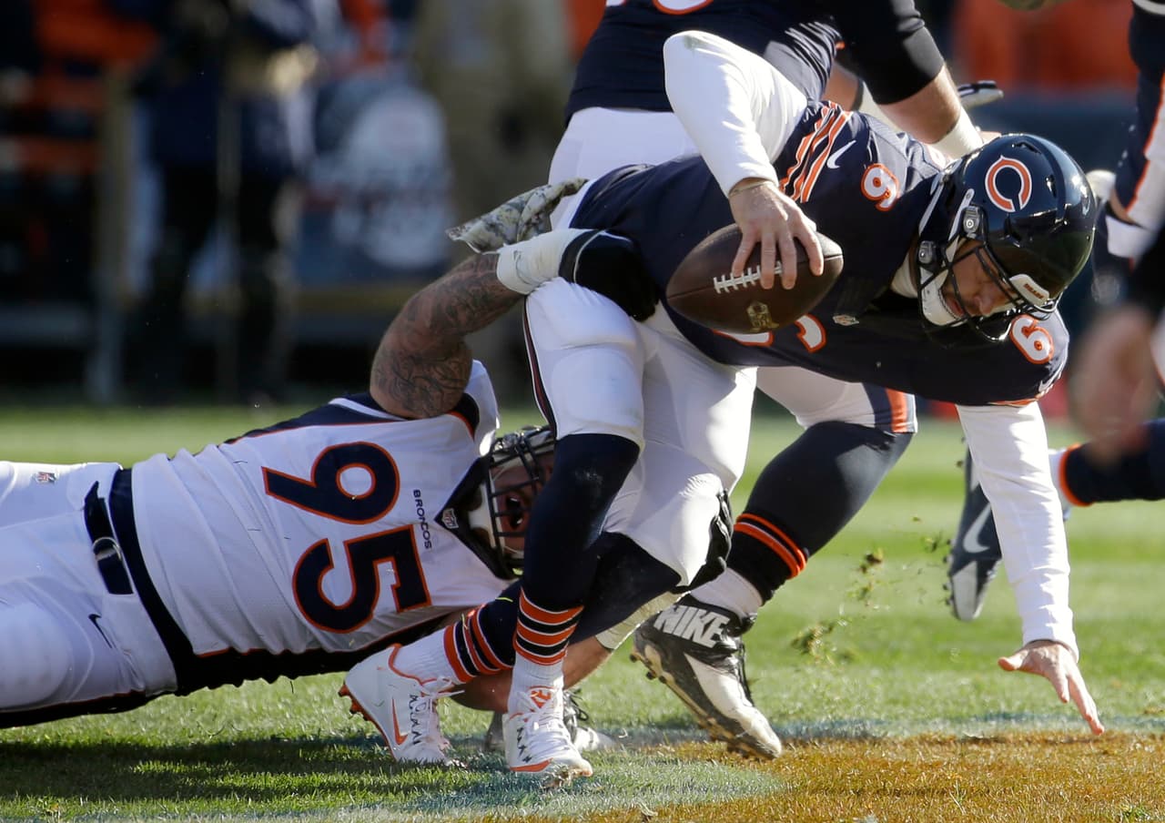 Brock Osweiler debutó como titular con una agónica victoria de los Broncos por 17-15 sobre los Bears y estas son las mejores imágenes del encuentro.