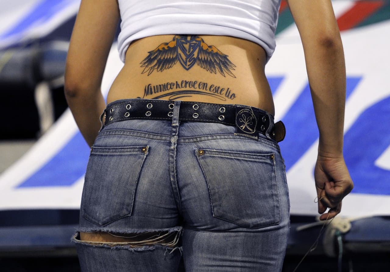 Los fanáticos en el mundo quisieron rendir un homenaje a sus países, equipos o jugadores favoritos por medio de tatuajes. Algunos más grandes y coloridos, con rostros de las figuras y escudos representativos son una muestra del cariño que alrededor del mundo expresan los hinchas del fútbol.