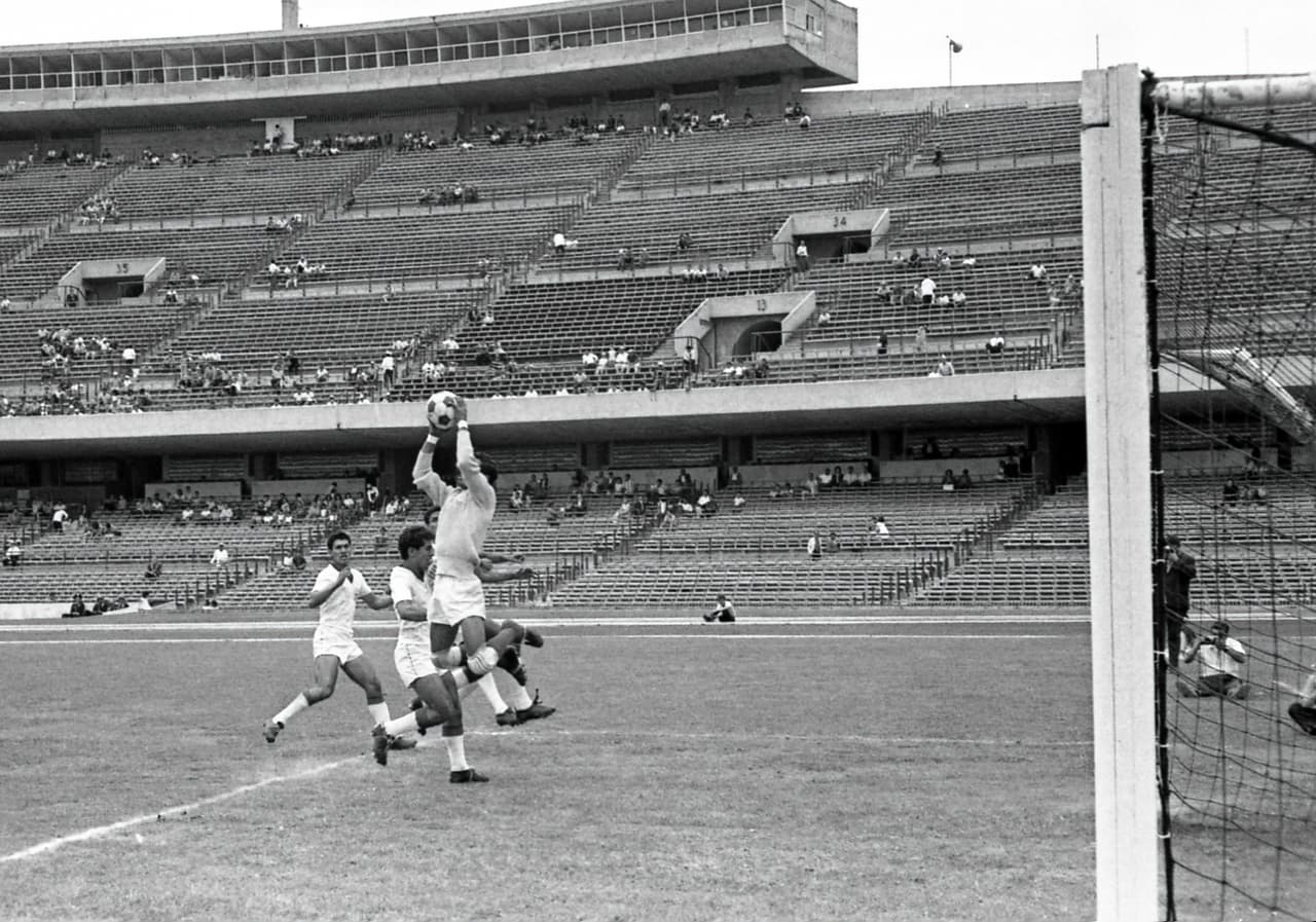 El 19 de enero de 1964, en el último día del certamen, los celestes esperaban el resultado de Poza Rica tras de haber goleado 7-1 al Zamora.