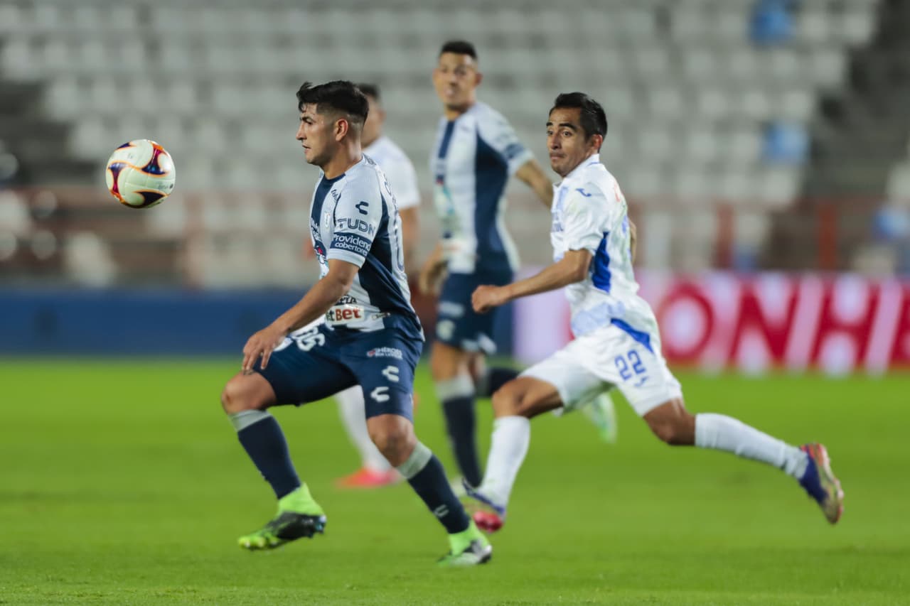 La Máquina logra conseguir sus primeros tres puntos del torneo luego de vencer 0-1 a Pachuca con gol de Juan Escobar.