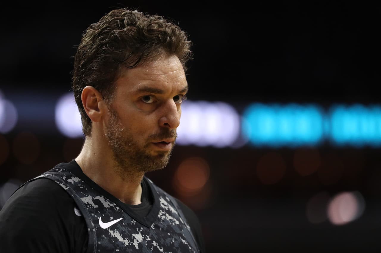 Pau Gasol, operado de un pie, se pierde los Playoffs y peligra Mundial de China