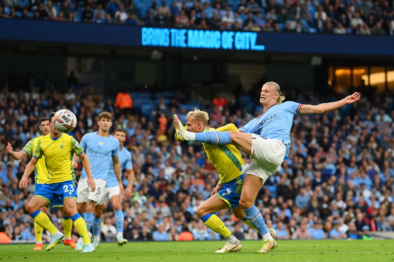Erling Haaland marcó su segundo triplete en la Premier League, esta vez en la goleada por 7-0 sobre Nottingham. Ya lleva nueve y por ahora son más que los marcados por 16 clubes.