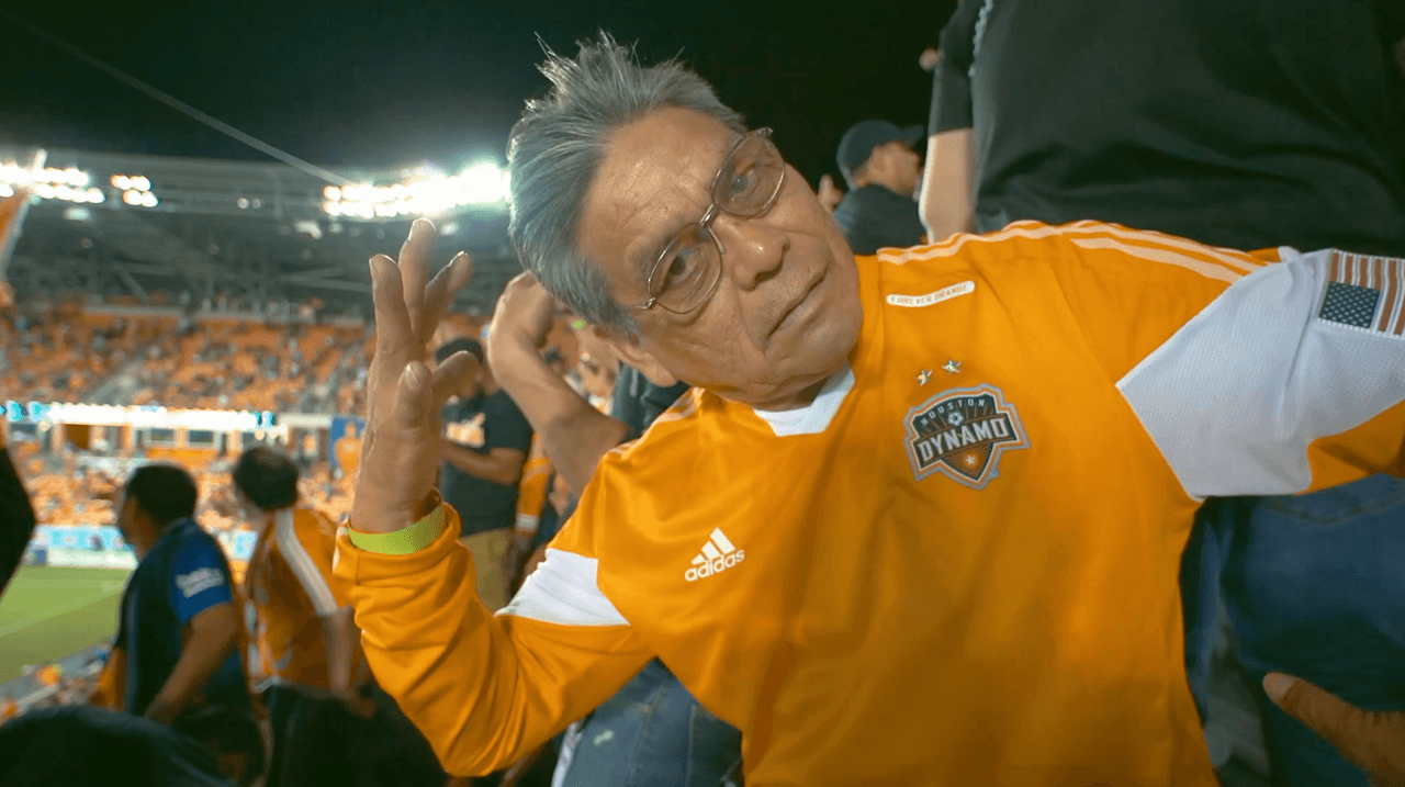 Locura en las gradas. Sobre el escudo de la camiseta, dos estrellas, las de los títulos de MLS en 2006 y 2007.