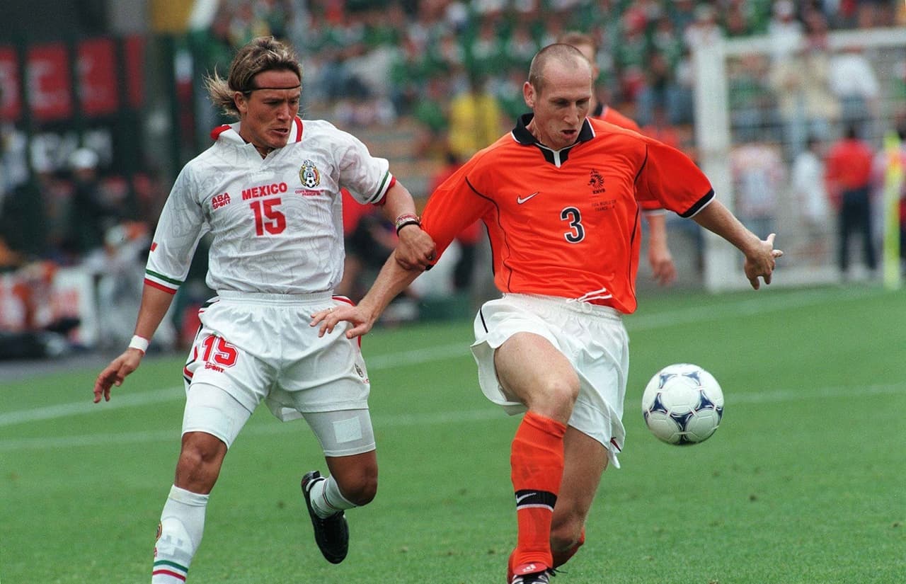 Stam se convirtió en un referente del fútbol holandés con su selección e incluso dio pasos de gigante en el fútbol mundial con Manchester United más adelante.