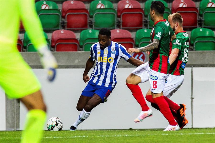 El Porto se impone a Marítimo 2-1, cerrando la Jornada 20 de la Liga de Portugal. Los goles para los 'Dragones Azules' corrieron a cargo de Matheus Uribe al minuto 14 y un penal de Otavio da Silva Monteiro al minuto 94, ayudó a que el equipo sumara los 3 puntos. Jesús 'Tecatito' Corona jugó los 90 minutos.
