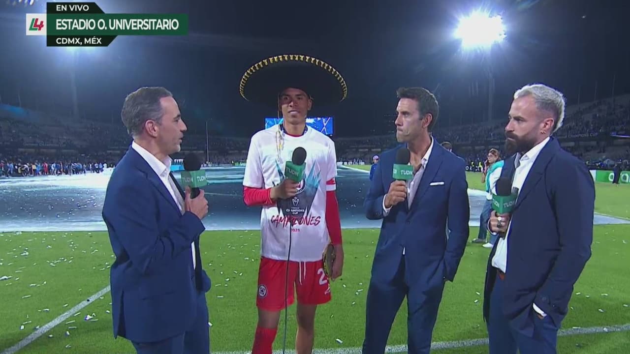 Kevin Mier presume su amor por México en campeonato de Cruz Azul; sacó el sombrero