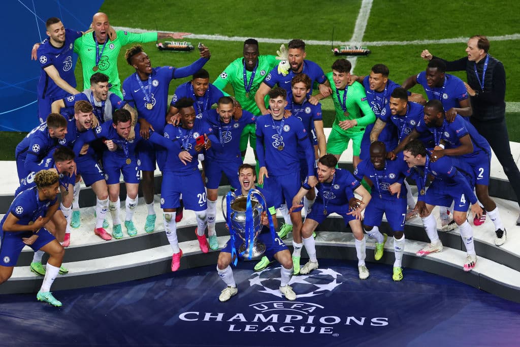 Los 'Blues' pintan de azul el Estadio Do Dragao con las celebraciones de la segunda UEFA Champions League de su historia.