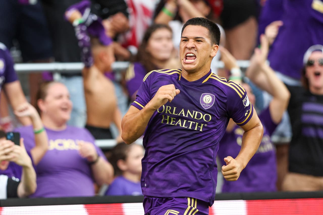 ¡Los charrúas mandan en Orlando! Araújo le da el triunfo a los Leones Púrpuras