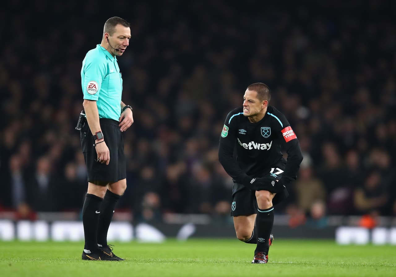 Javier Hernández tiene una temporada muy discreta con West Ham United. 'Chicharito' evalúa incluso su salida del equipo, que está dispuesto a dejarlo ir.