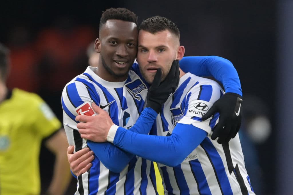 Hertha Berlin venció 2-1 al Augsburgo; acumulan 21 y 26 puntos, respectivamente. Piatek (62’) y Lukebakio (89’) marcaron por los locales y Bénes (2’) hizo el de Augsburgo.