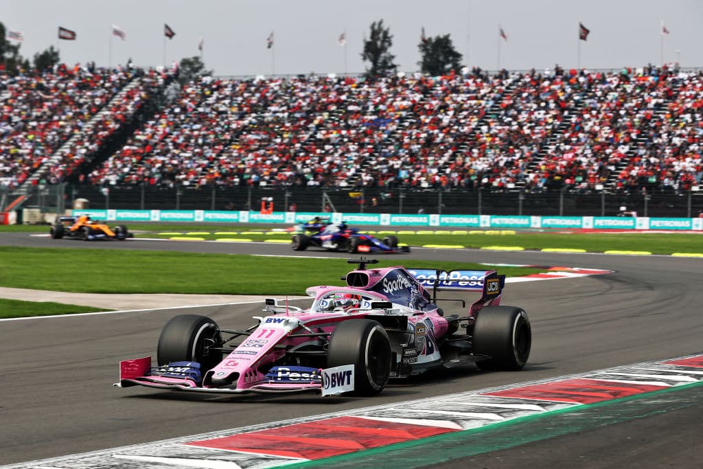 El soñado triunfo del ‘Checo’ llegó en Baréin cuando el piloto mexicano logró llegar a la bandera de cuadros en la primera posición.