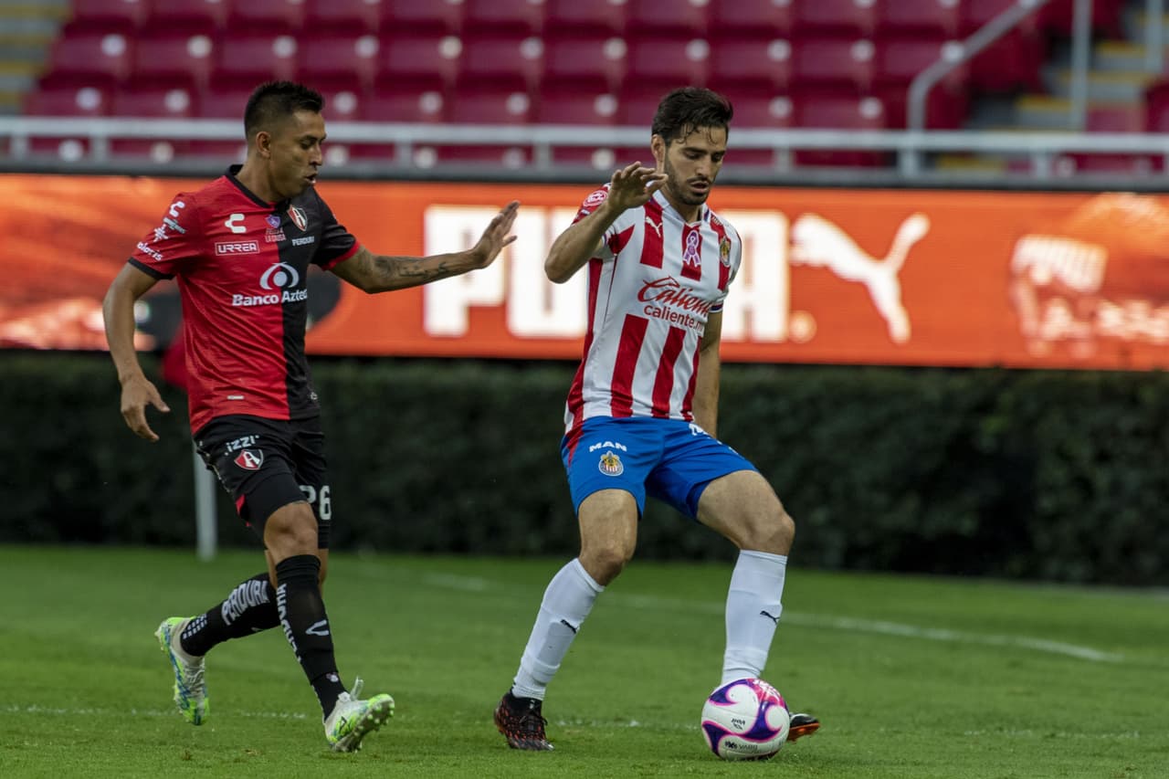 Las Chivas se presentaban al Clásico Tapatío tras empatar a cero goles con Xolos.