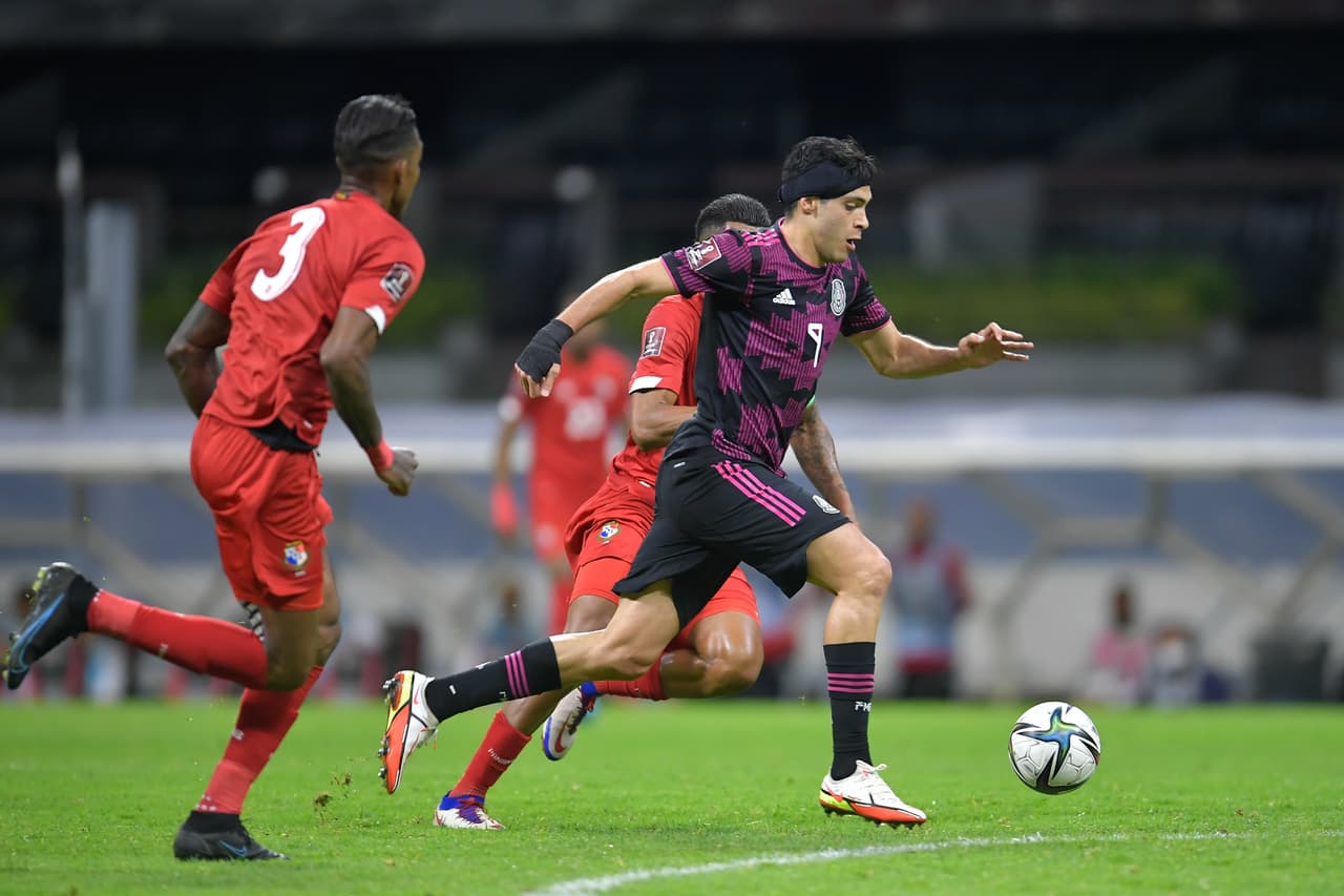 Raúl Alonso Jiménez anota desde los aonce pasos, le da la victoria a México 1-0 seobre Panamá y supera a Hugo Sánchez en la table de los goleadores históricos de la selección.