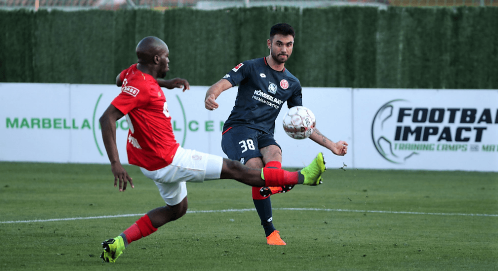 Y por conducto del francés Philippe Mateta el equipo germano se fue al descanso 2-0 arriba.