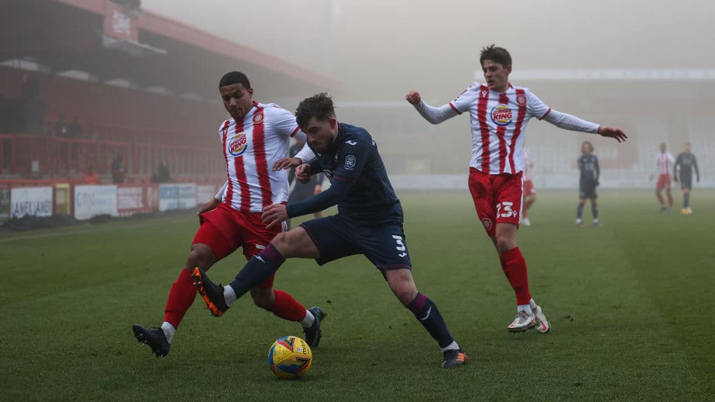 Swansea despachó 0-2 al Stevenage; Sheffield United venció a domicilio al Bristol Rovers 2-3.