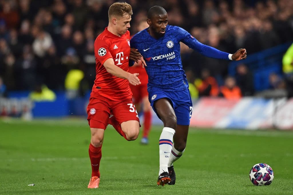 Una jugada entre Müller y Gnabry provocan que el alemán realice un cabezazo justo en el travesaño y se pierde otra oportunidad de gol para el Bayern.