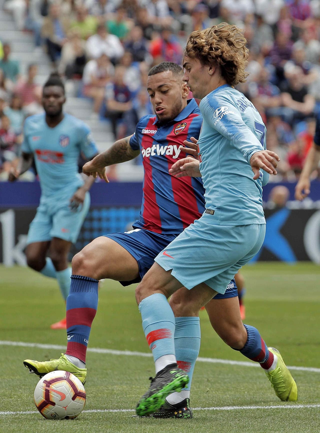 En lo que fue el último partido en una era del Atlético de Madrid, el local sabía que debía aprovechar su oportunidad en el partido de cierre de la temporada.