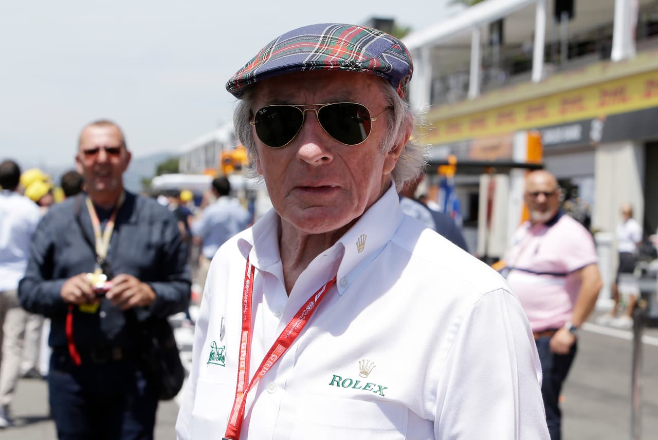 Jackie Stewart fue un talentoso piloto británico qu ealcanzó las 27 victorias y qocnquistó tres ítulos mundiales (1969, 1971,y 1973).