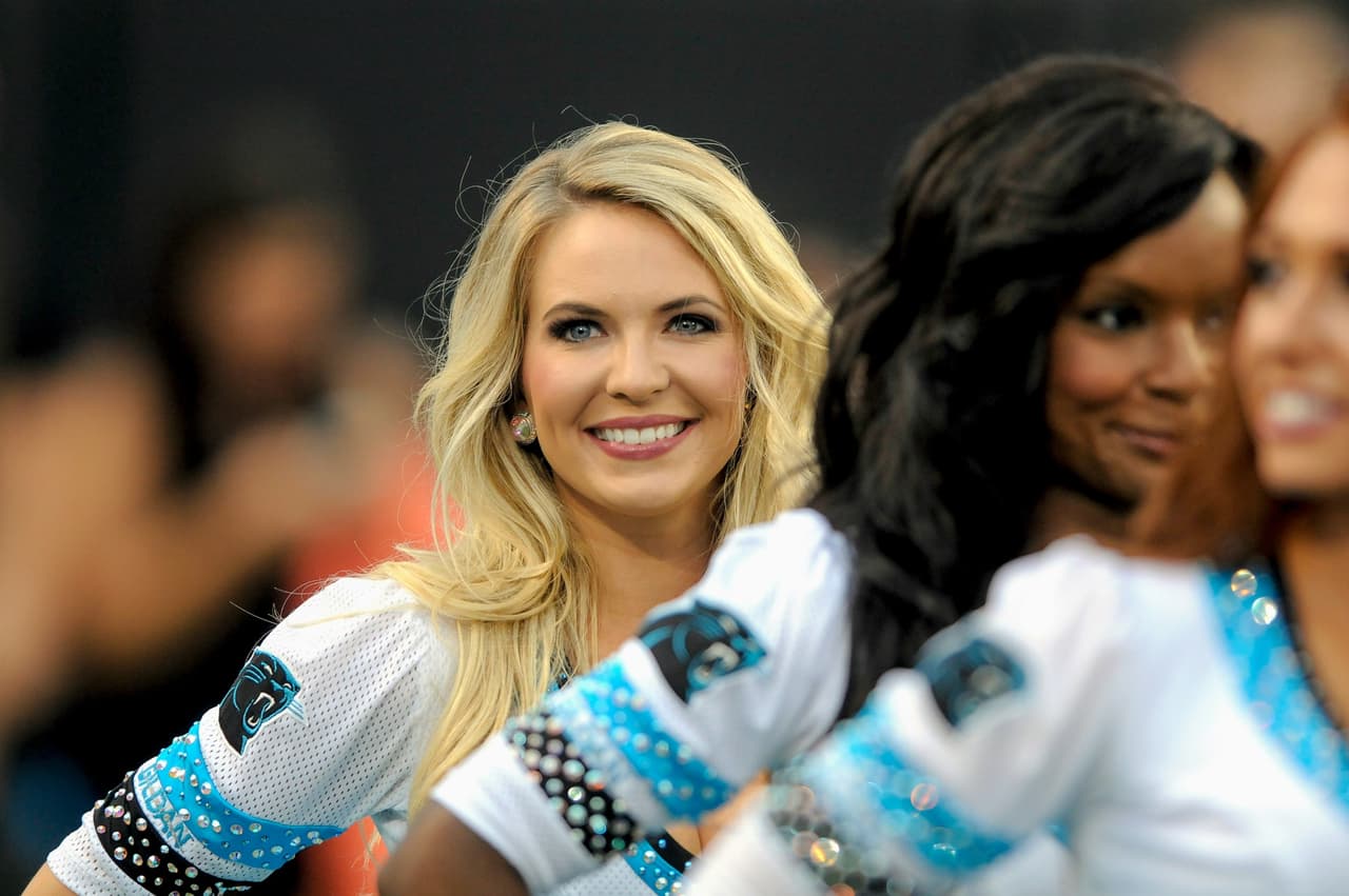 Ella es Madelyn, sexy Top Cat que se irá al Pro Bowl en Hawaii. Checa lo mejor de ella en la temporada.