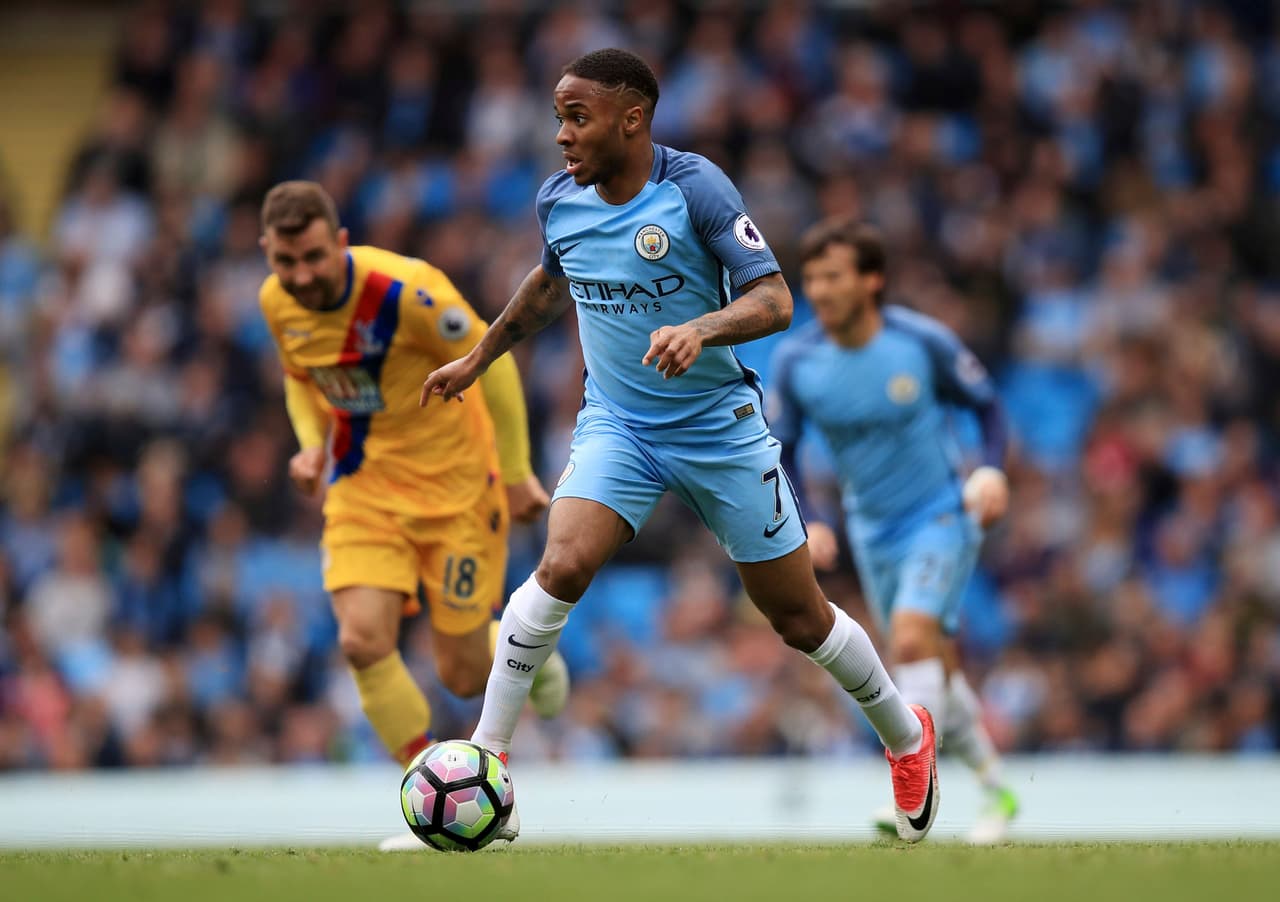 De acuerdo a un diario británico, Raheem Sterling pagó 3.400 euros por una noche de sexo con una prostituta durante la gira del equipo inglés por Estados Unidos.