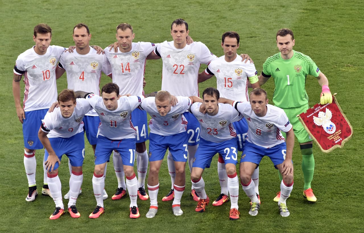 Líder comunista tacha de "millonarios que apenas corren" a jugadores de Rusia