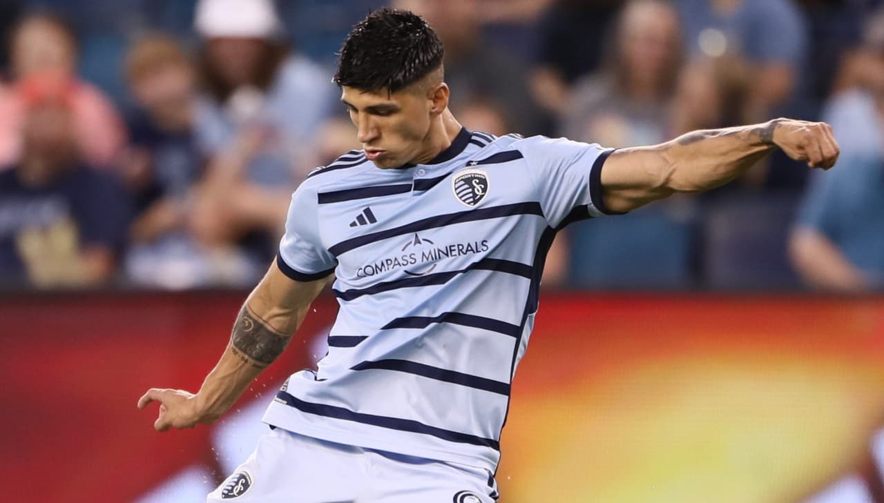 Gol de Alan Pulido en triunfo con Sporting Kansas City