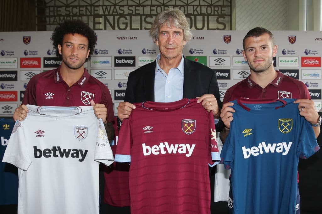 Uno de los equipos que sorprende entre los que más ha invertido por ahora es el West Ham United, donde milita Javier Hernández y que tiene como nuevo DT al chileno Manuel Pellegrini.