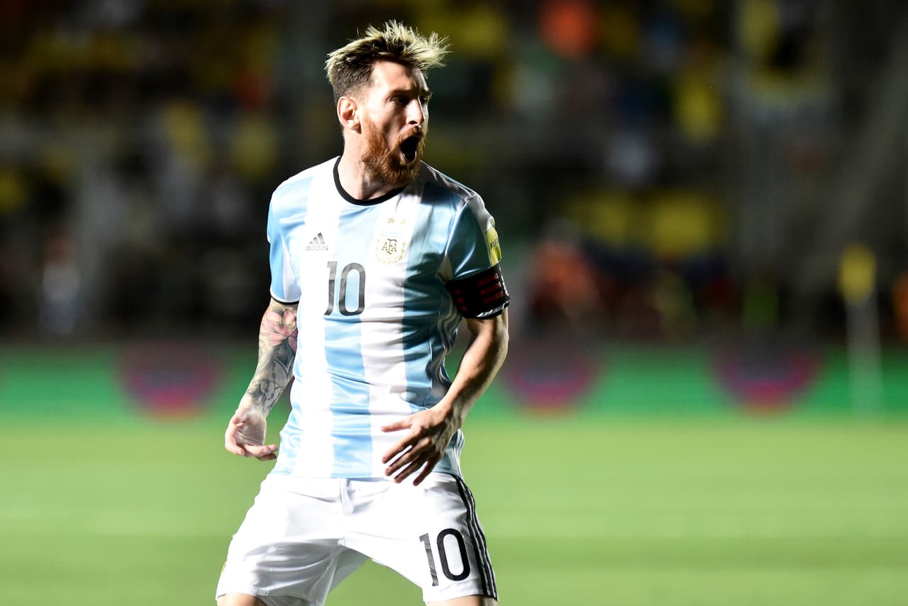 El argentino de 29 años es el máximo artillero de su selección con 57 goles por encima de figuras como Gabriel Omar Batistuta y el legendario Diego Maradona. El pendiente de ‘La Pulga’ está en títulos a nivel de mayores.
<br>