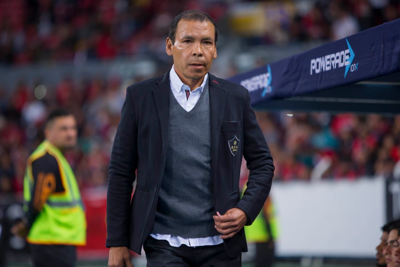 Pese a haber ganado un campeonato con Atlante hace ya varios años, los torneos recientes de Cruz lo hacen un tipo imposible de ver en el Tri.