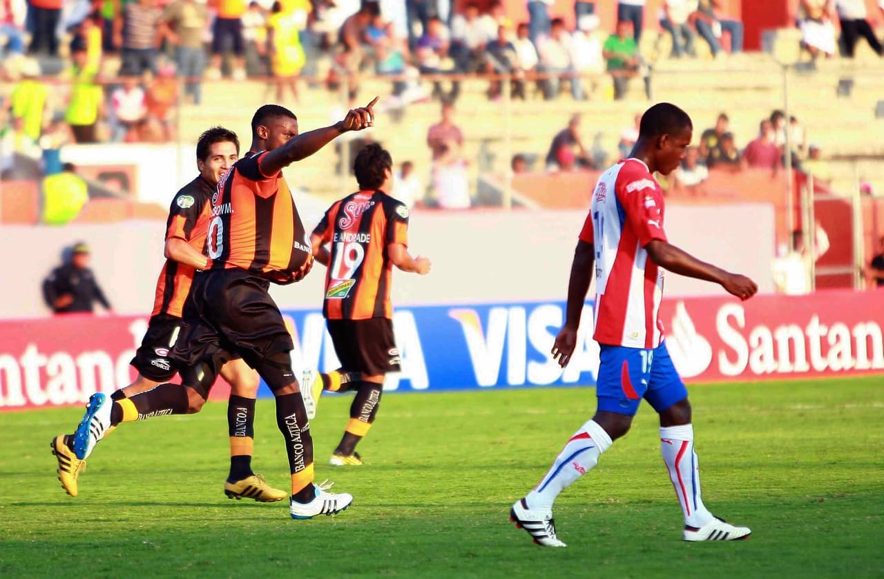 Jaguares de Chiapas tuvo una presentación decorosa al clasificarse a octavos de final del torneo, dejando una buena huella a pesar de caer en esa fase contra Cerro Porteño.
