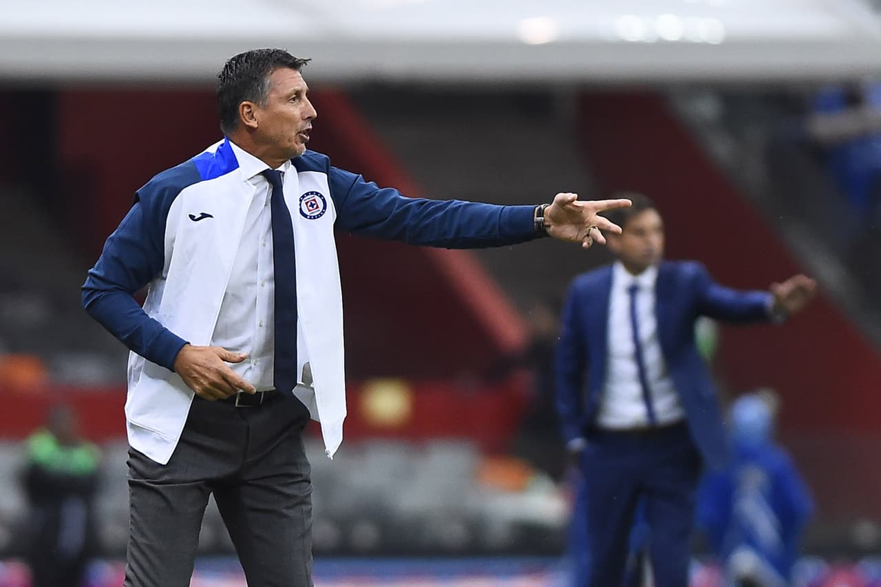 Robert Siboldi, entrenador uruguayo, es el nuevo director técnico del Cruz Azul, tomó las riendas del equipo en la Jornada 9.