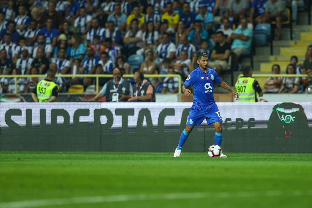 Jesús Corona entró en el segundo tiempo poco después del tanto definitivo en el 0-2 contra Vitoria Setubal, que tiene al equipo de segundo en la clasificación.