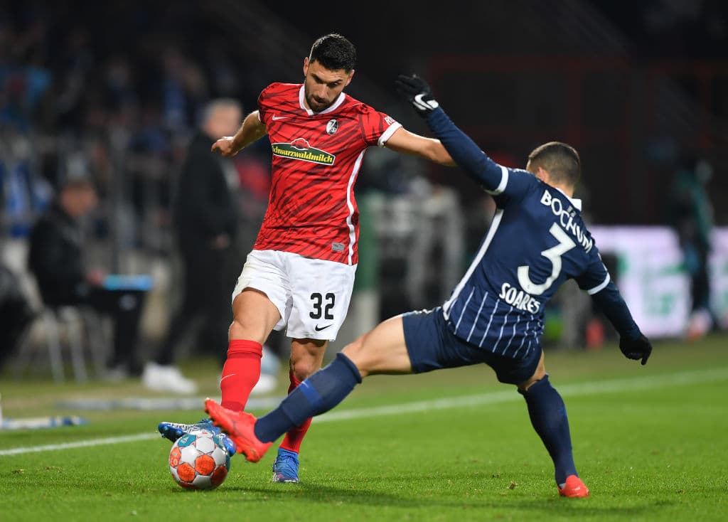 FC Koln sorprende al Borussia Moenchengladbach y les pegan 4-1, Augsburg le roba la victoria al Hertha en el último minuto y empatan 1-1, Hoffenheim no se toca el corazón y golean 3-6 al Greuther Furth, Bochum remonta el Freiburg y se imponen 2-1, en el regreso de Haaland, el Borussia le pega 1-3 al Wolfsburg y el Bayern cierra el día en victoria 1-0 sobre el Arminia Bielefeld.