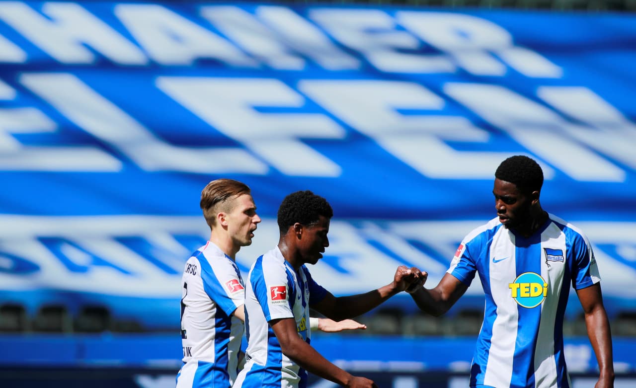 - Hertha Berlín cumplió tras ganar en casa 2-0 ante Augsburgo y sigue invicto desde el regreso del futbol a causa de la pandemia.
<br>- El equipo suma 10 de 12 puntos disputados.