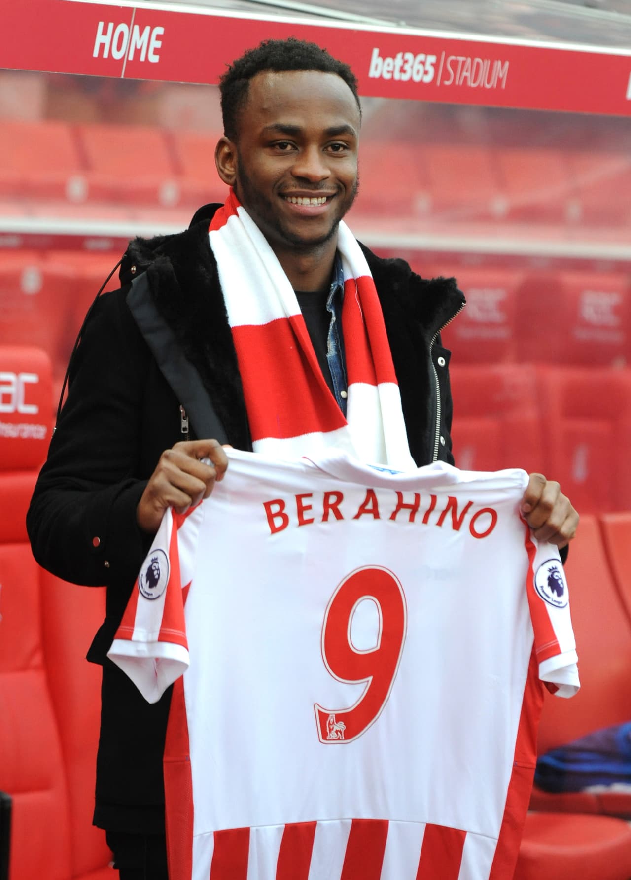 El futbolista de 25 años ya había sido portada de las revistas de chismes luego de que se canceló su matrimonio por una infidelidad.